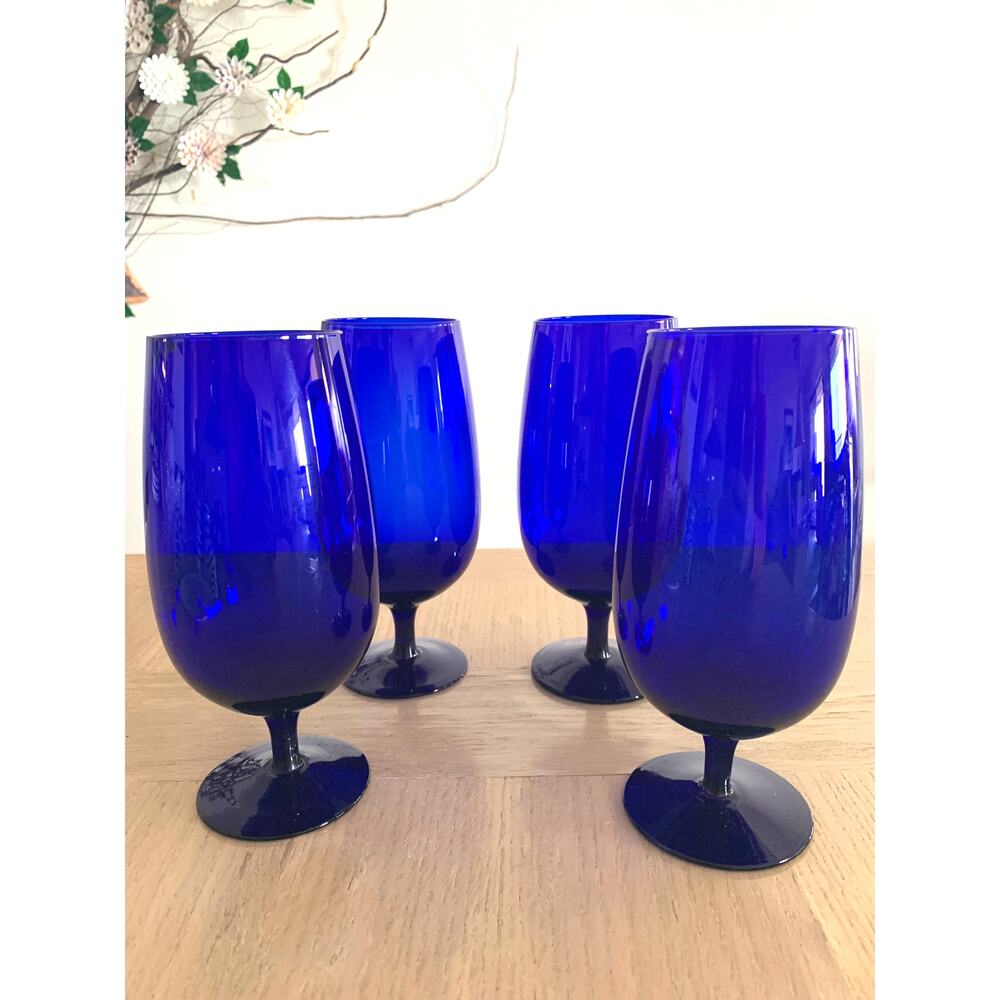 Set of 4 Cobalt Blue Stemmed Water Goblets Wine Glasses 7” Tall  16 Oz Footed